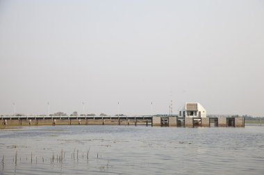 pompa istasyonu ve boru hattı.