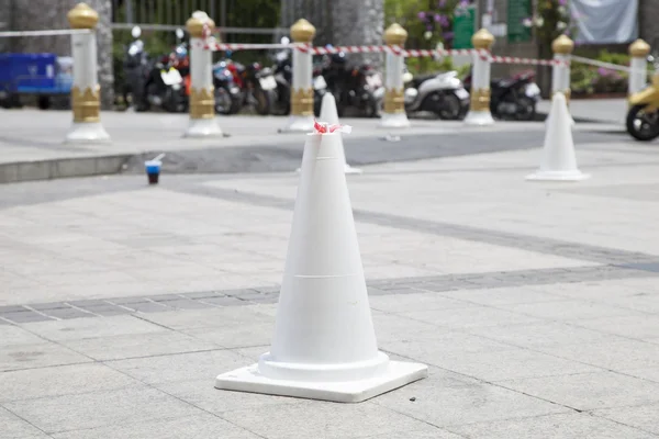 Cono traffico bianco — Foto Stock