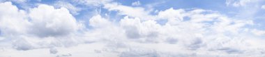 Panorama skly ve bulut.