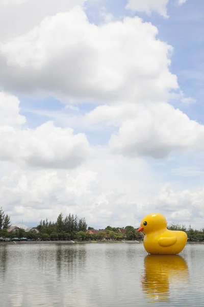 Large yellow rubber duck — Stock Photo, Image