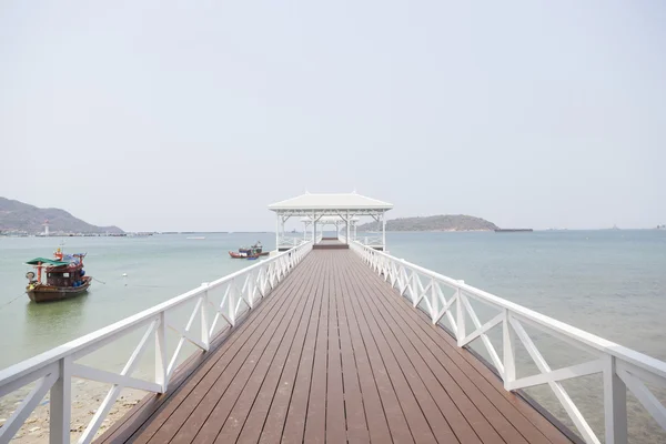 Puente blanco —  Fotos de Stock