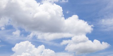 bulut ve gökyüzü.