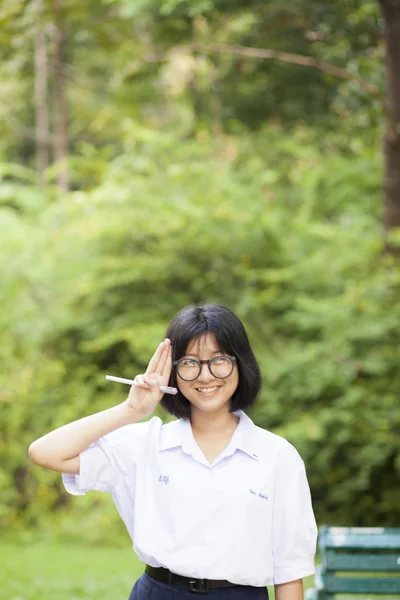 Schülerin. lächelnd ein glückliches — Stockfoto