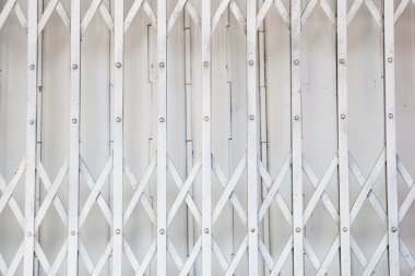 Beyaz Iron gate