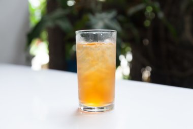 Çiçeklerden yapılmış suyu.