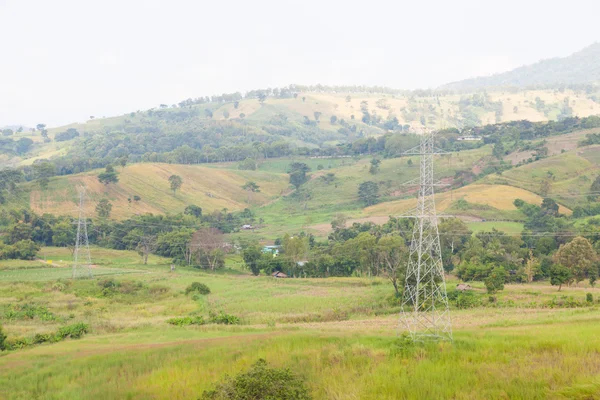 Büyük enerji nakil direkleri — Stok fotoğraf