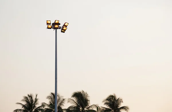 Lanterna em cima de postes — Fotografia de Stock