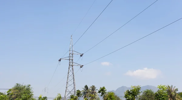 High voltage electricity pylon — Stock Photo, Image