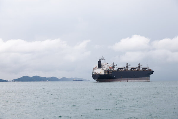 грузовое судно