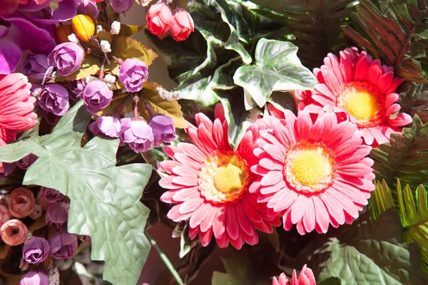 Kunststof bloemen — Stockfoto