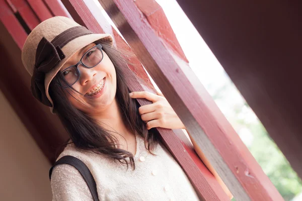 Freude und Lächeln asiatische Frau. — Stockfoto