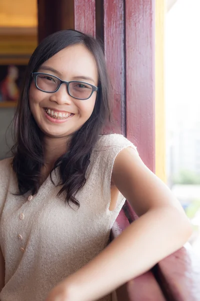 Alegre asiática mujer . —  Fotos de Stock