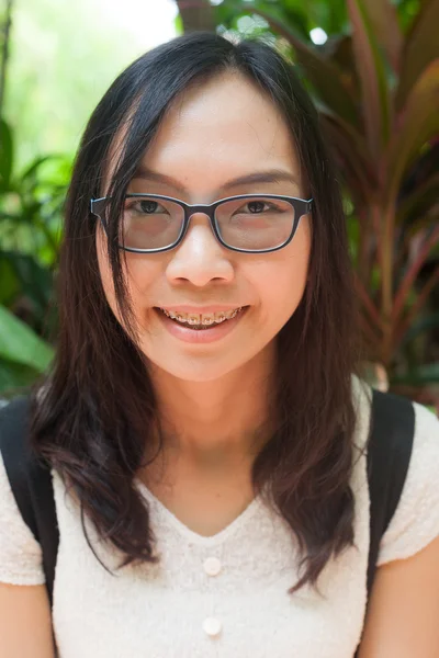 Alegría y sonrisa mujer . — Foto de Stock