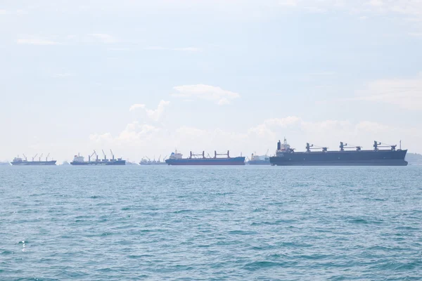 büyük kargo gemisi