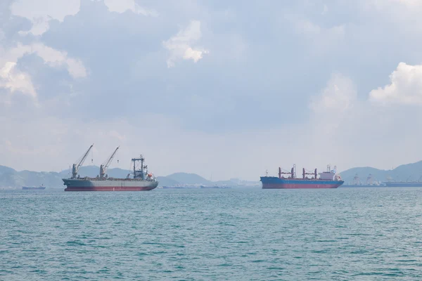 Großes Frachtschiff — Stockfoto