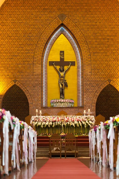 Een ritueel is huwelijk ceremonie de kerk. — Stockfoto