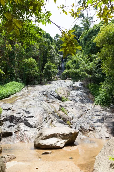 Wasserfall auf koh samui — Stockfoto