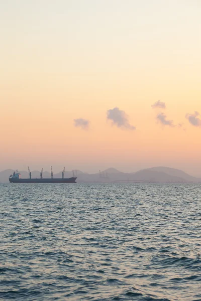 Büyük kargo gemisi — Stok fotoğraf