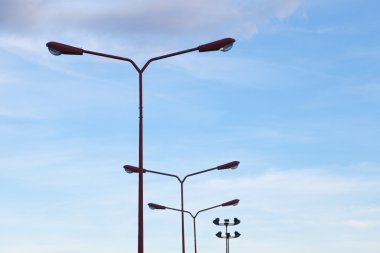 Lambalar ve Aydınlatma direkleri