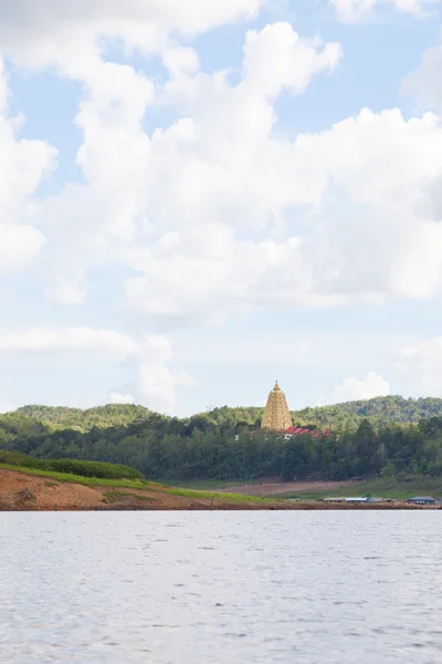 Pagoda del templo Sagklaburi —  Fotos de Stock