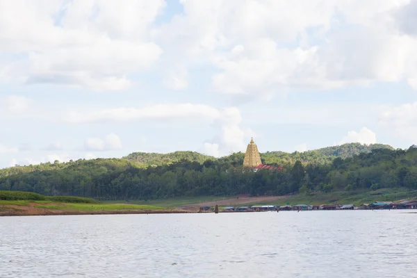 Pagoda świątyni Sagklaburi — Zdjęcie stockowe