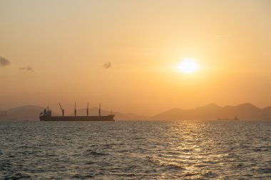 büyük kargo gemisi