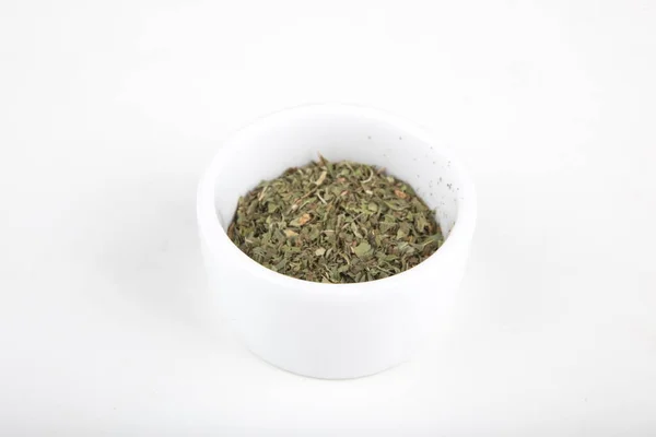 Liście Herbaty Zaparzania Białej Filiżance — Zdjęcie stockowe