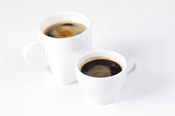 Große Und Kleine Tassen Kaffee Americano Isolierten Hintergrund — Stockfoto