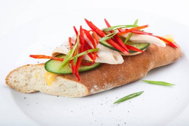 sebzeli ve peynirli kalamar sandviçi