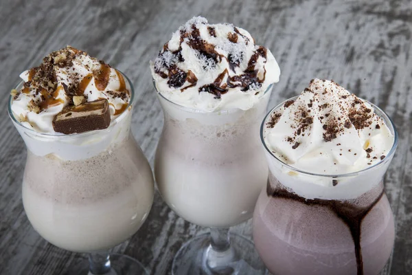 Çikolata Süslemeli Tatlı Milkshake — Stok fotoğraf