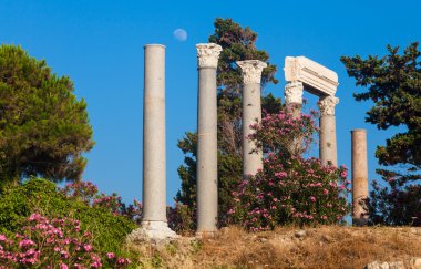Byblos, Lübnan'daki antik Roma sütunları