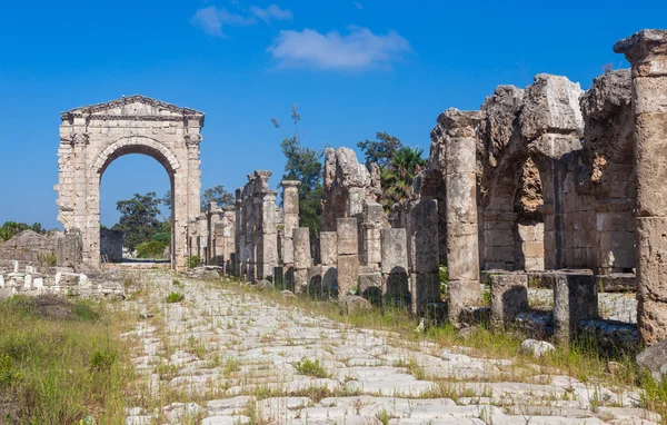 Ruins of ancient Roman Triumphal Arch, Tyre, Lebanon — Stock Photo, Image