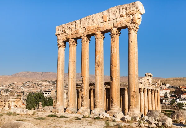 Templo de Júpiter em Baalbek antigas ruínas romanas, Beqaa Vale do Líbano. Conhecido como Heliópolis durante o período do Império Romano . — Fotografia de Stock