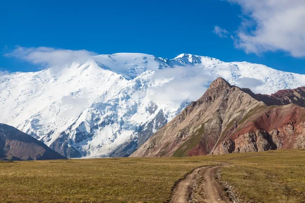 Pico Leinin, vista desde el campamento base 1, montañas Pamir, Kirguistán —  Fotos de Stock