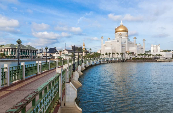 Moschea del sultano Omar Ali Saifuddin a Bandar Seri Begawan - Brunei — Foto Stock