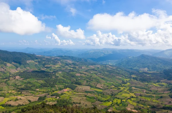 Beautiful mountain landscape in Nothern Thailand. Phu Ruea National Park. — Stock Photo, Image