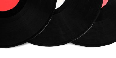 Beyaz arka planda izole edilmiş üç eski gramofon kaydı