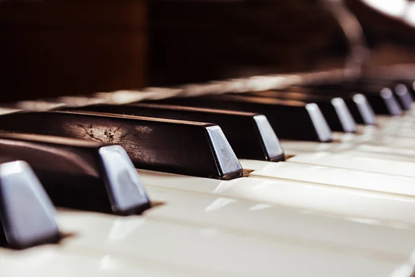 Viejo piano — Foto de Stock