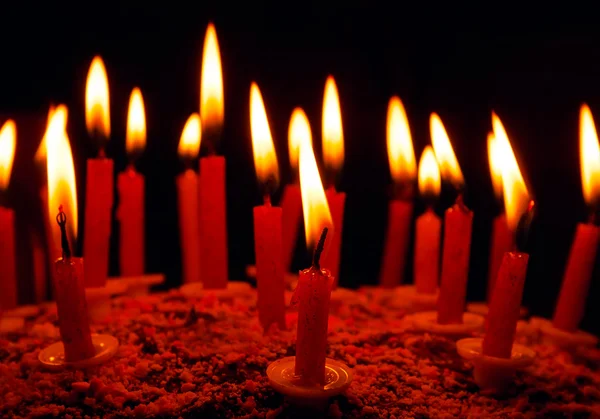 Gâteau de fête aux bougies — Photo