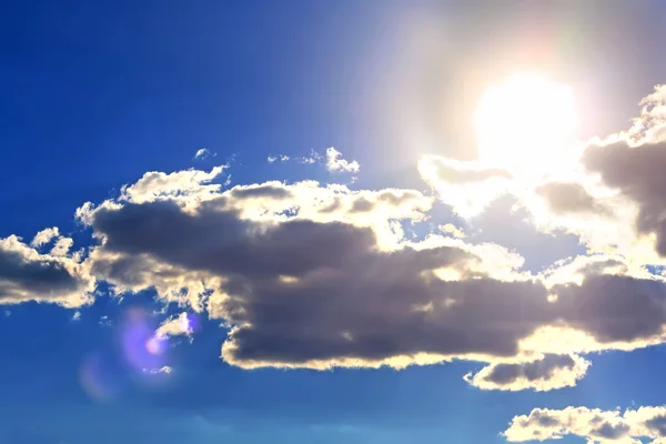 空と雲と太陽 — ストック写真