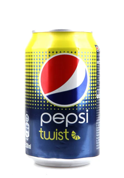 Aitos, Bulgarije - 03 April 2016: Pepsi geïsoleerd op een witte achtergrond. Pepsi is een koolzuurhoudende frisdrank die wordt geproduceerd en vervaardigd door Pepsico. — Stockfoto