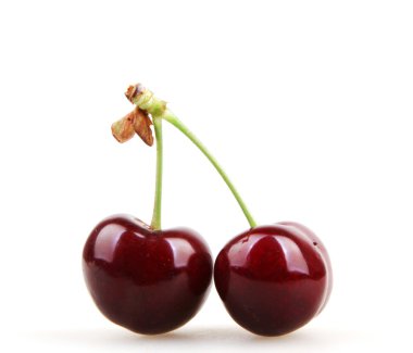 Beyaz arkaplanda kiraz izole