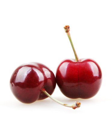 Beyaz arkaplanda kiraz izole