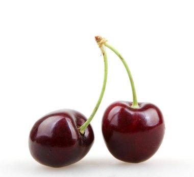 Beyaz arkaplanda kiraz izole