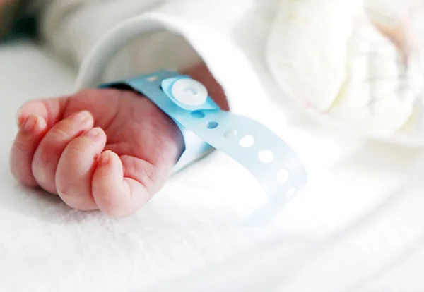 Assistenza neonatale in ospedale — Foto Stock