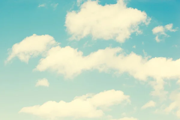 Cielo azul con fondo de nubes —  Fotos de Stock