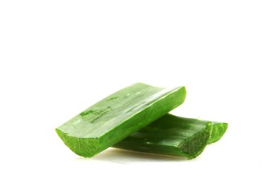 Aloe Vera 'nın Beyaz Arkaplandaki Kesiğinin Yakın Çekimi