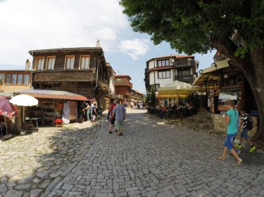 Nessebar, Bulgaristan - 16 Haziran: insanlar nessebar, Bulgaristan 16 Haziran 2014 eski şehir ziyaret. Nessebar 1956 yılında müze kent, unesco tarafından Arkeoloji ve mimari rezervasyon olarak ilan edildi.