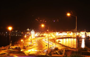 les gens visitent la vieille ville le 18 juin 2014 à nessebar, Bulgarie