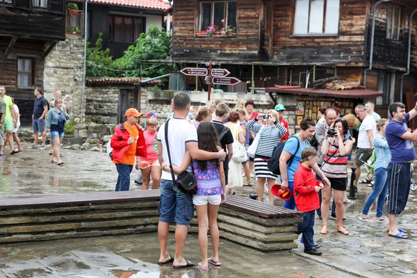 People visit Old Town on June 18, 2014 in Nessebar, Bulgaria. — Stock Photo, Image